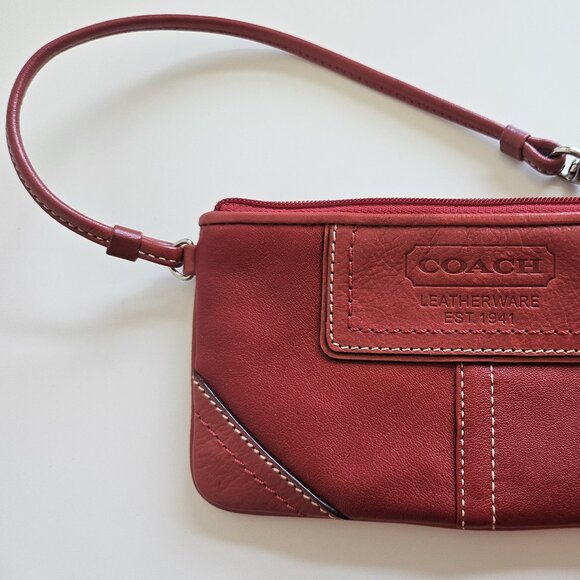 COACH Zip Wristlet Wallet - RED Leather - Picture 4 of 5